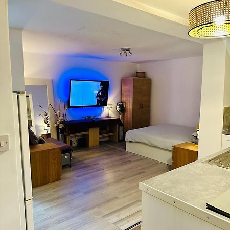 Stylish Studio Flat - Watford Junction - Harry Potter Ngoại thất bức ảnh