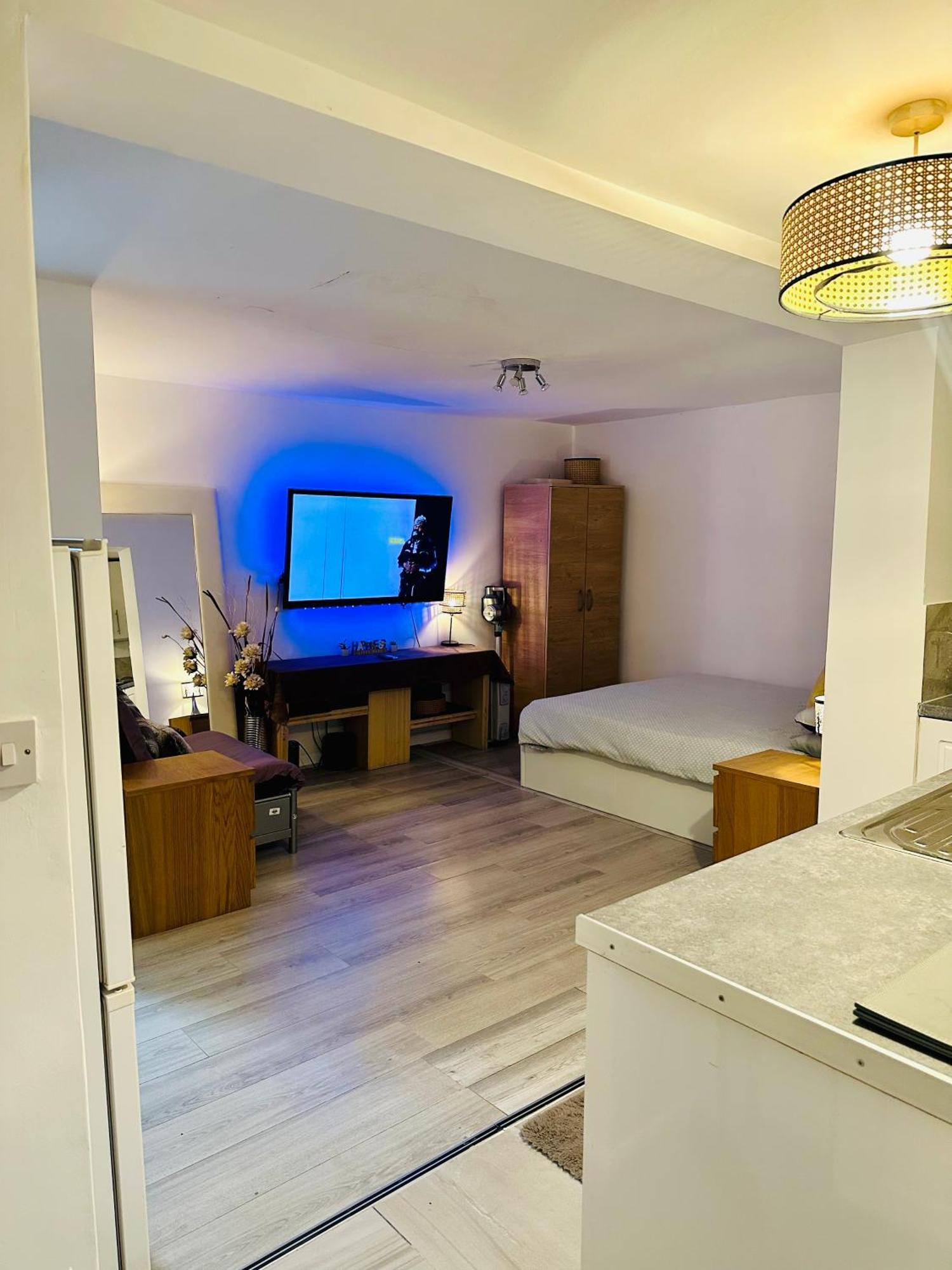Stylish Studio Flat - Watford Junction - Harry Potter Ngoại thất bức ảnh