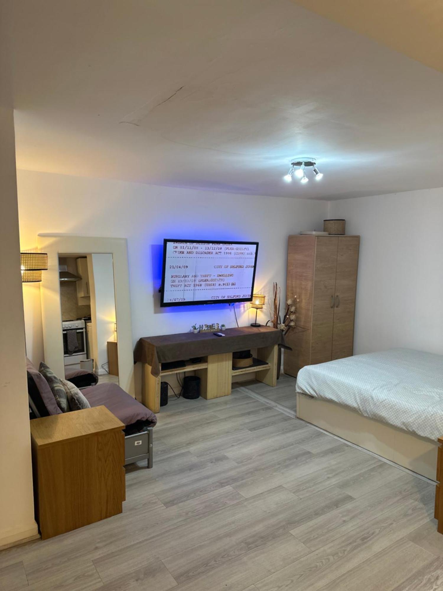 Stylish Studio Flat - Watford Junction - Harry Potter Ngoại thất bức ảnh
